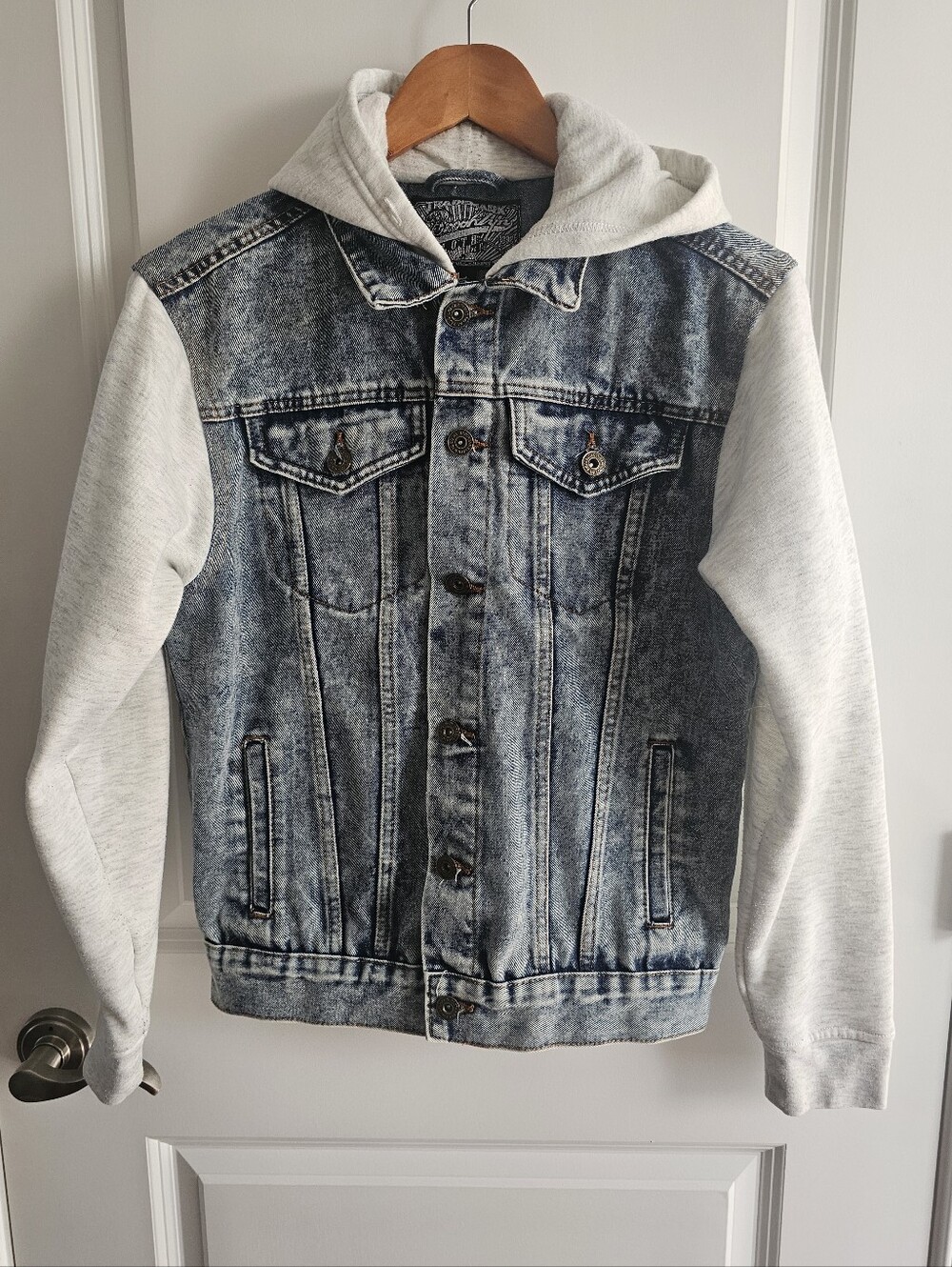 BROOKLYN CLOTH Mens Denim & Fleece Sleeve Trucker Jacket, Coat